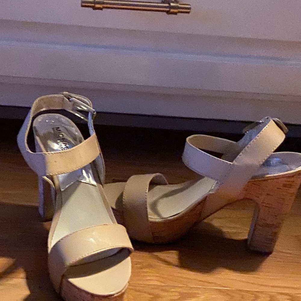 Sandals - Picture 1 of 2
